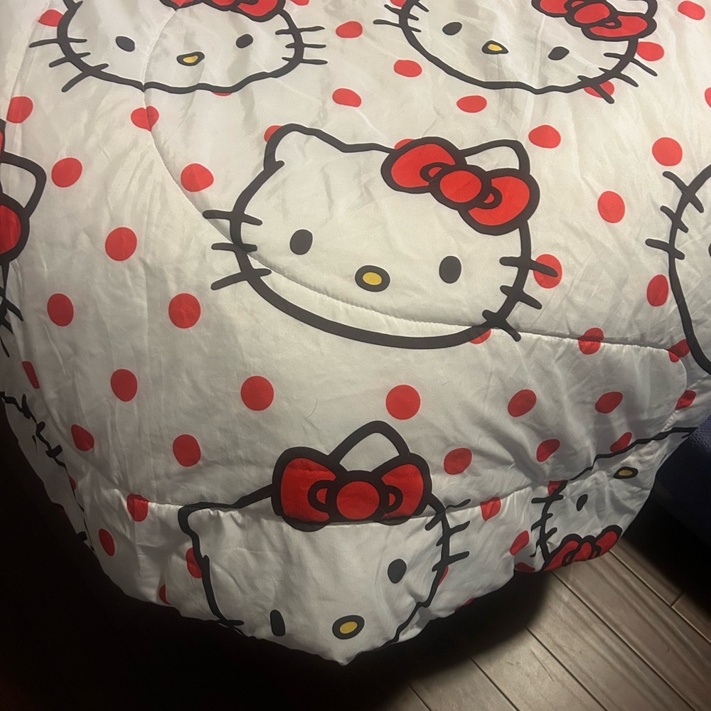 Hello Kitty Red and White Comforter